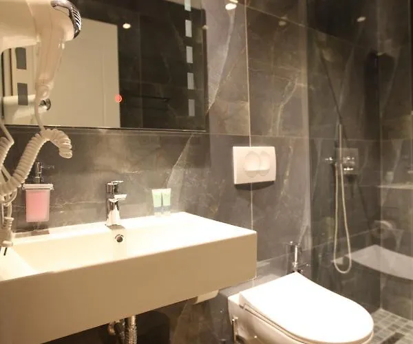 Primo Opus 게스트하우스 4*